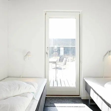 10 Person In Feriehus Brovst